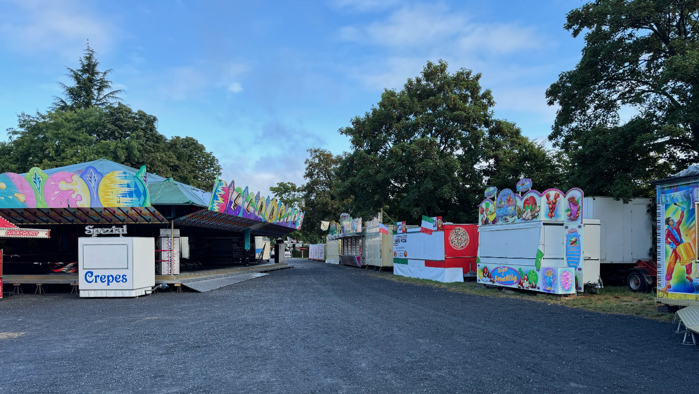 In den Tagen zuvor wurde der Schützenplatz an der Fleher Straße mustergültig in einen ansehenswerten Kirmes- und Festplatz verwandelt.