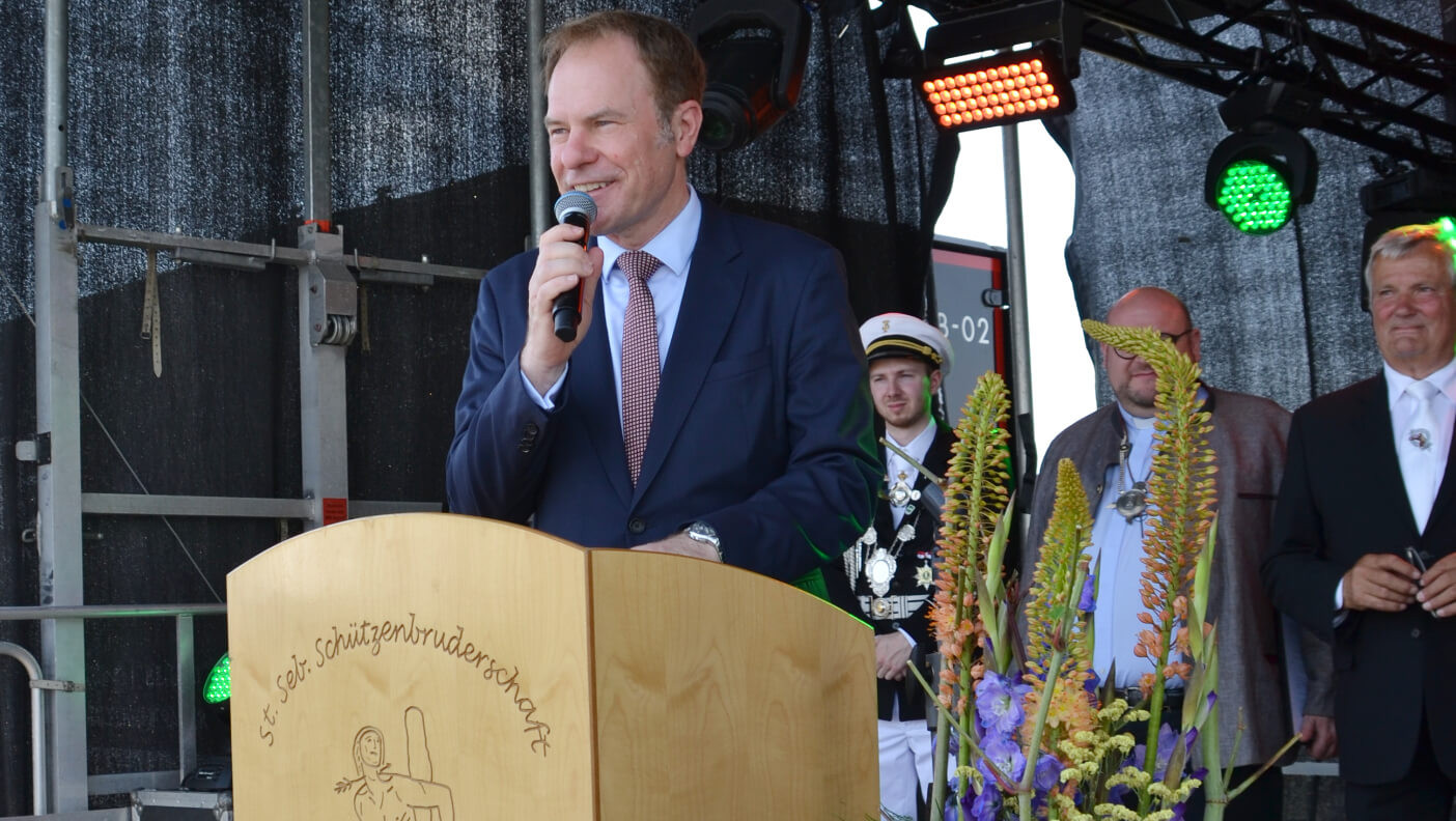 Oberbürgermeister Dr. Stephan Keller gratulierte mit einer herzlichen Begrüßungsansprache unserer Bruderschaft zum 100-jährigen Bestehen.