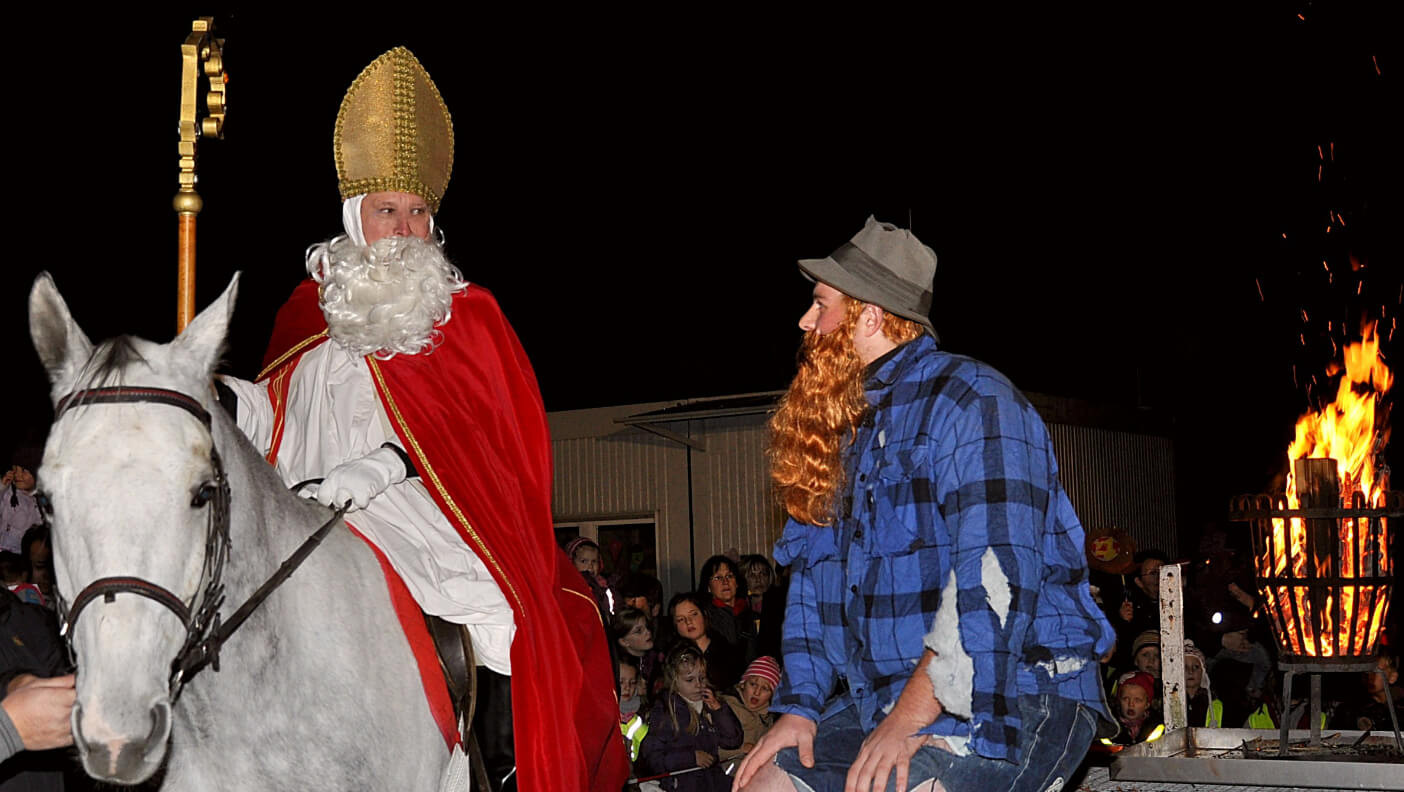 Tausend Kindlein stehn und schauen – der von der Sankt-Sebastianus-Schützen­bruder­schaft organi­sierte Martins­umzug in Düssel­dorf-Flehe ist Jahr für Jahr ein tolles Event.