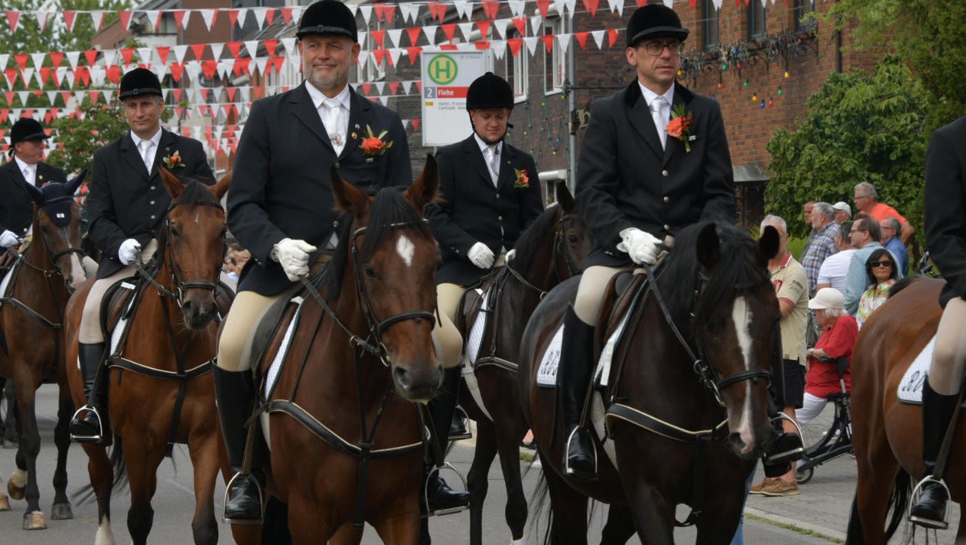 Der Reiterverein „Gut Glück“ Düsseldorf-Flehe e. V. freut sich alljährlich auf die Teil­nahme am Fleher Schützenfest.