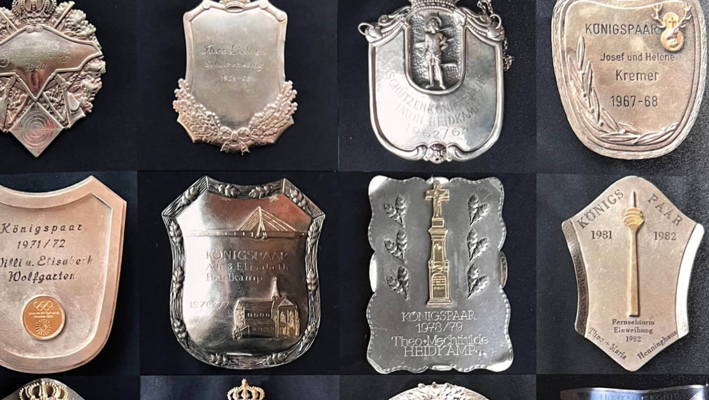 Jeder Schützenkönig hat (s)ein individuell gestaltetes Königs­silber; es verbleibt zeitlebens an der Königs­kette, die traditionell vom amtierenden Schützenkönig bei feierlichen Anlässen getragen wird.