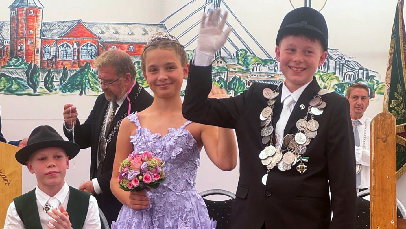 Der amtierende Pagenkönig der Fleher Schützen 2025/2026: Fabian Schier, hier bei der Proklamation mit seiner Königin Jana Heidkamp.